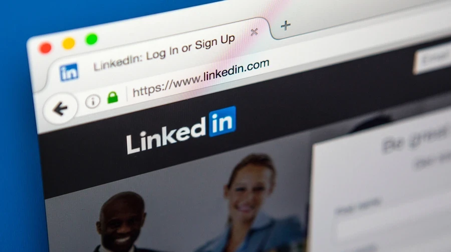 Майже половина довгих дописів у LinkedIn згенерована ШІ – дослідження Pangram Labs